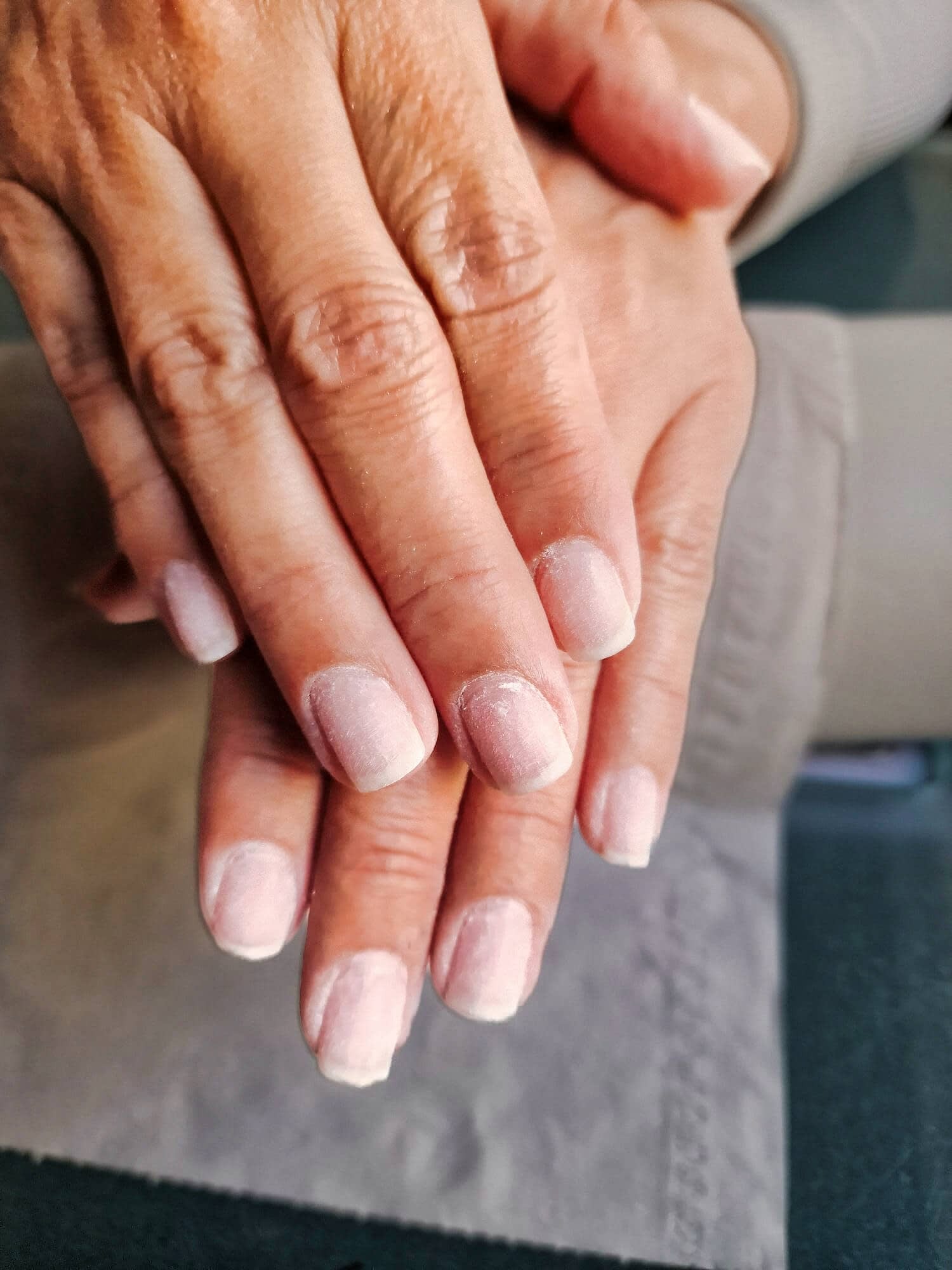 Imagen de manicura y pedicura en Estética Zekkei